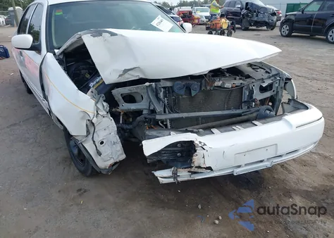 2003 Mercury Grand Marquis Gs z USA, uszkodzony, nr VIN 2MEFM74W33X669048